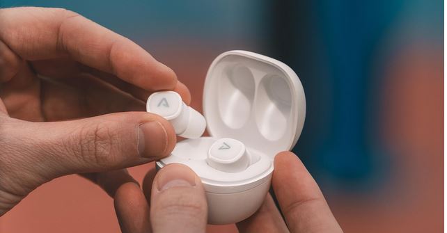 Obr&aacute;zok LAMAX Dots2 White bezdr&ocirc;tov&eacute; sl&uacute;chadl&aacute;