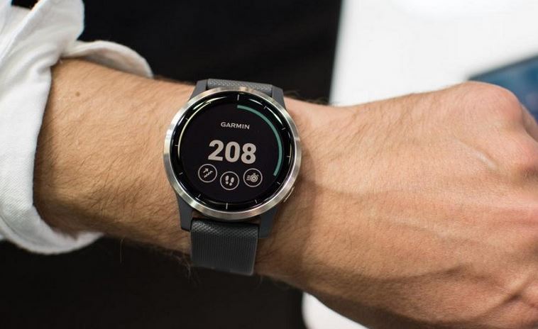 Obr&aacute;zok GARMIN V&iacute;voactive 4 Silver/Gray Band inteligentn&eacute; hodinky