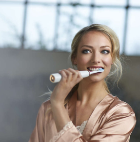 Obr&aacute;zok PHILIPS DiamondClean Rosegold HX9312/04 Sonick&aacute; elektrick&aacute; zubn&aacute; kefka s nab&iacute;jac&iacute;m poh&aacute;rom (3)