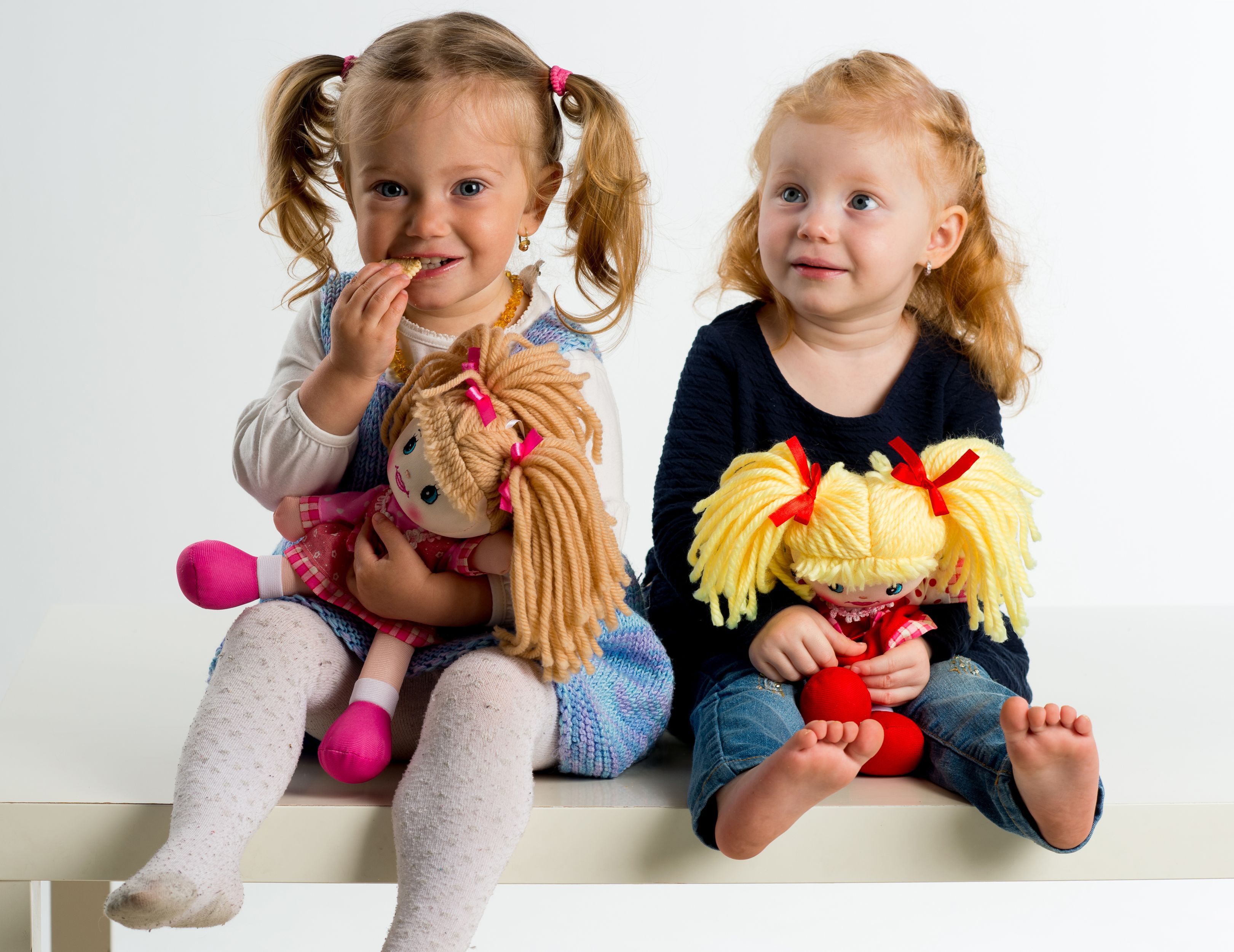 Obr&aacute;zok TEDDIES B&aacute;bika Terezka handrov&aacute; ply&scaron; česky hovoriaca na karte 30 cm